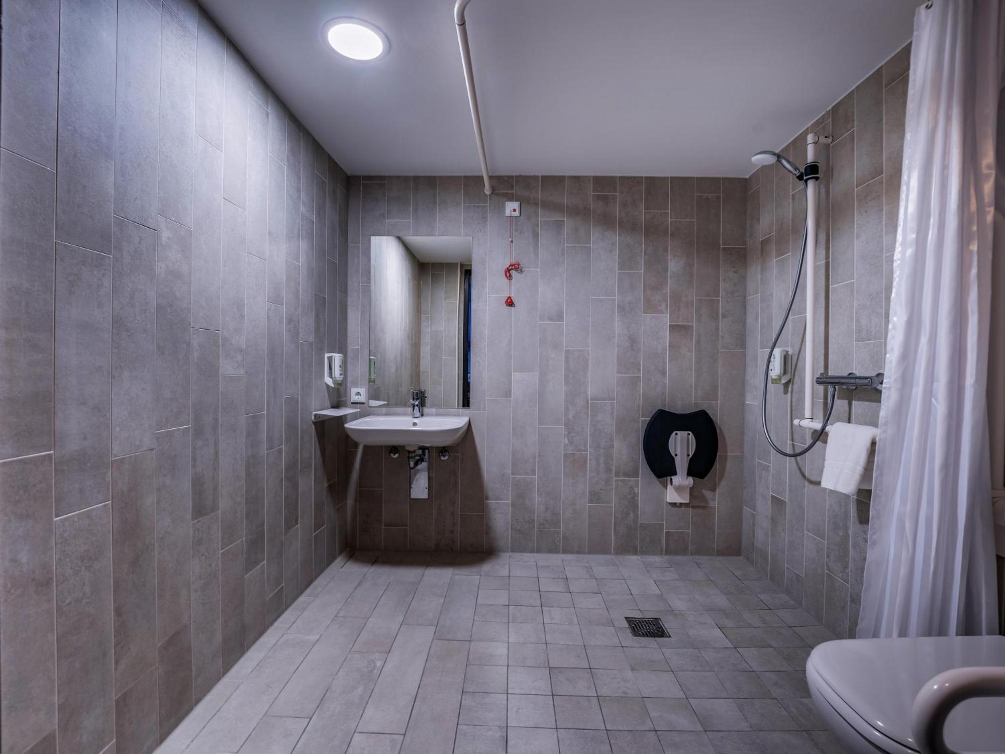 B&B Hotel 菲林根-施文宁根 外观 照片